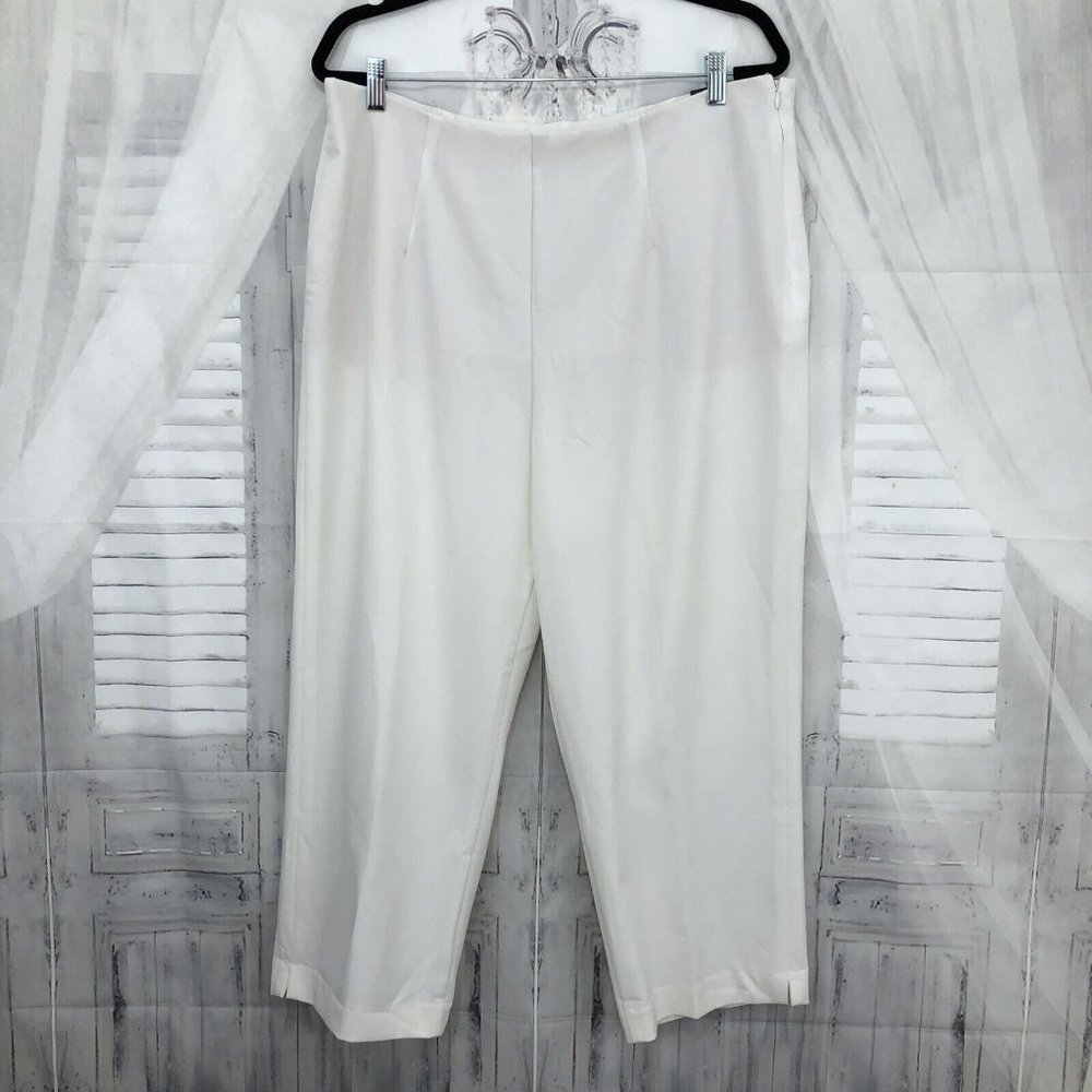 CURATED BY RUA'H KIBRIYA: White Slim Cropped Dress Ankle Pants, Never Worn